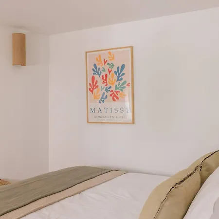 Alfama Regal