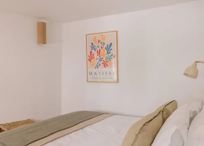 Alfama Regal